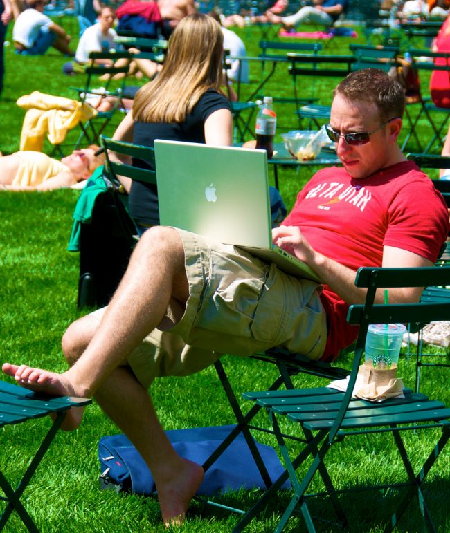 Making use of Bryant Park's wireless network