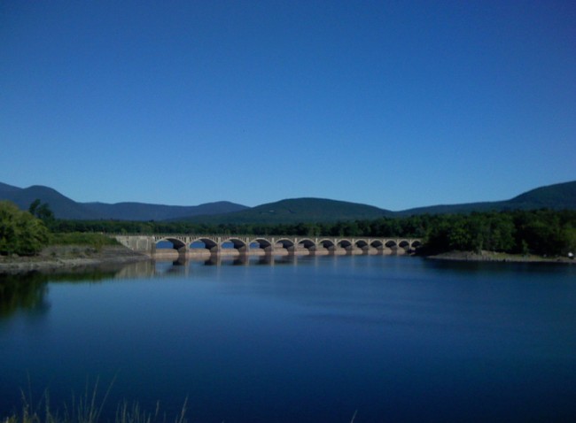The Ashokan Reservoir in the Catskills, a source of NYC drinking water | Image via Angelaelle
