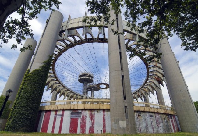 The New York State Pavilion in Flushing Meadows Corona Park, Queens | Photo via tomspixels 