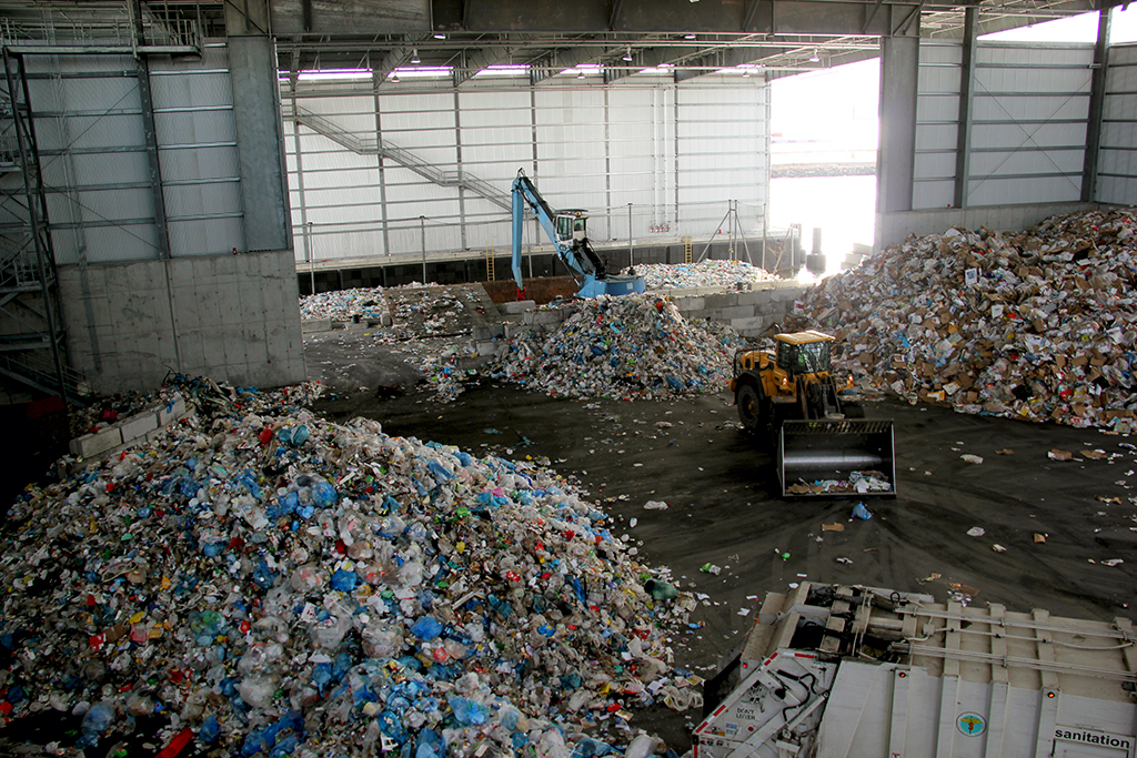 Накопление промышленных отходов. Утилизация отходов. Утилизация и переработка отходов. Переработка промышленных отходов.